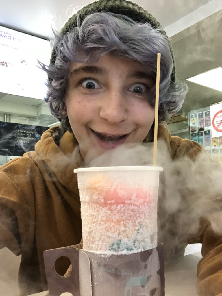 hunt3rpru's tweet photo. Wow there must be a very HAAWWWTT dood behind thi..... 

oh wait it’s just a Blueberry FREEKING dough boy https://t.co/5TKwTGPxTr
