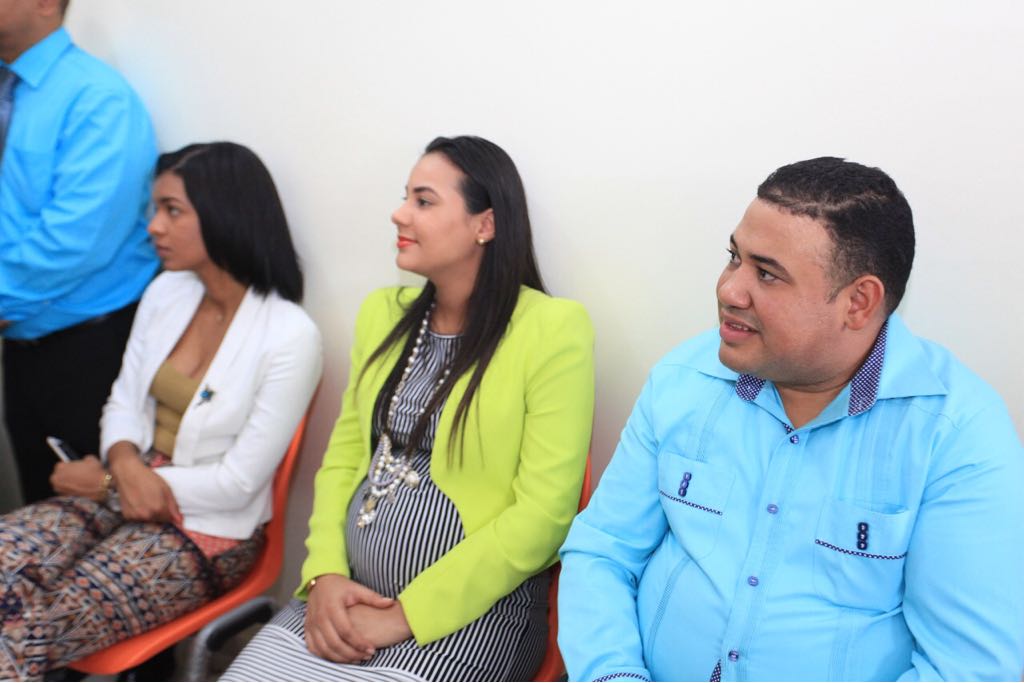 JuventudRD's tweet photo. En la #CasaDeLaJuventud de Pedro Brand se celebró hoy la primera charla #HablemosDeEmprender,💡impartida por el viceministro de emprendimiento, @YasserJordan. #JuventudDespega https://t.co/uZfaqkPJtn
