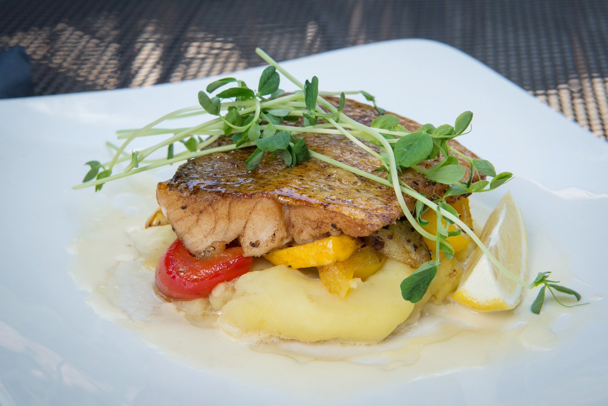 Fresh fish like you've never had before! Want to see the rest of our menu? jakesgrill.ca #JakesOyster #Burlington #Burlont #Oyster #Fish #FreshFish #Delicious #SoGood #NightOut #Dinner #DateNight #Friends #Family #FineDining #Seafood