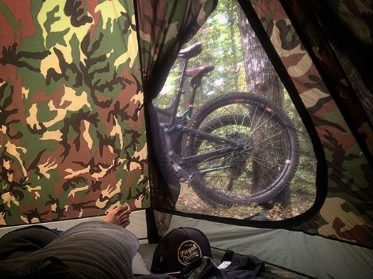 LightHeartGear's tweet photo. Everything you need to start the day out right. 🚵‍♂️
📷 : timothyjamesphoto https://t.co/HhHYMa0ouO