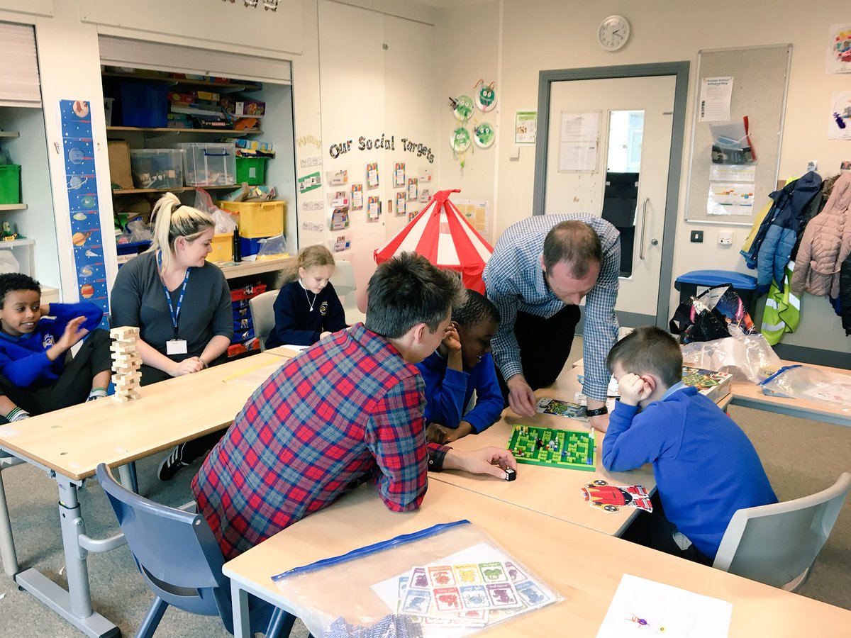 GrangeHannah1's tweet photo. Got back to class to a great games session today #grangehannahsclass #flexibilityofthought #socialinteraction @GrangeSFL https://t.co/1EarATY5aX