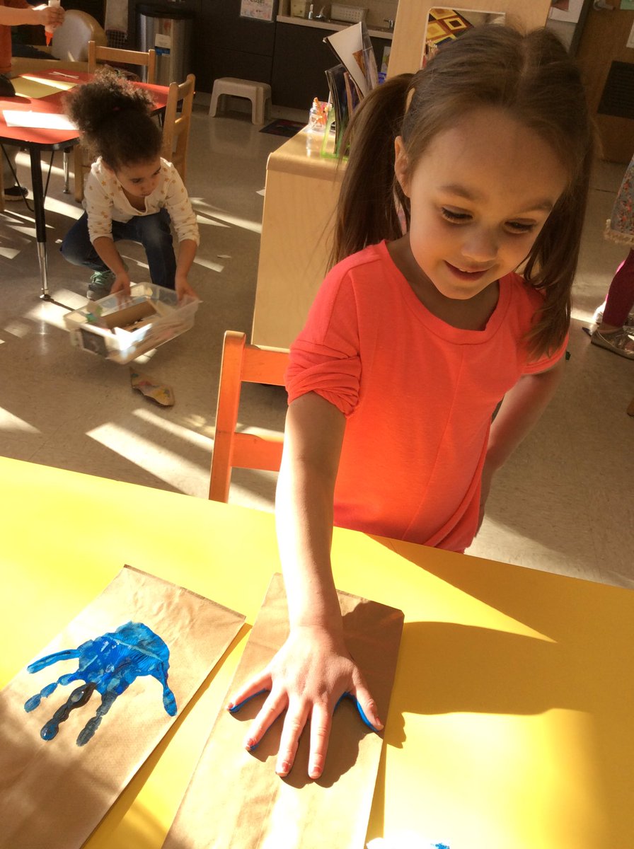 msjillcardpk's tweet photo. We are painting black and blue handprints on lunch sacks for our classroom sponsor the Clinton Police Department. CHS FCCLA will be treating them to lunch. We have been wishing you well! #WeBackThe Blue #ClintonPD #BrightFutures https://t.co/k2OanYXDJ6