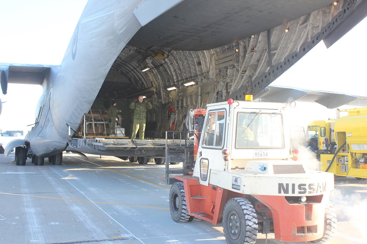 RCAF_ARC's tweet photo. Traffic technicians are the brains and muscles of the Air Movements Section at 4 Wing Cold Lake’s Medley air terminal.
Read the story here: https://t.co/N2j5AqqiO2 https://t.co/DHP8lpc8aS