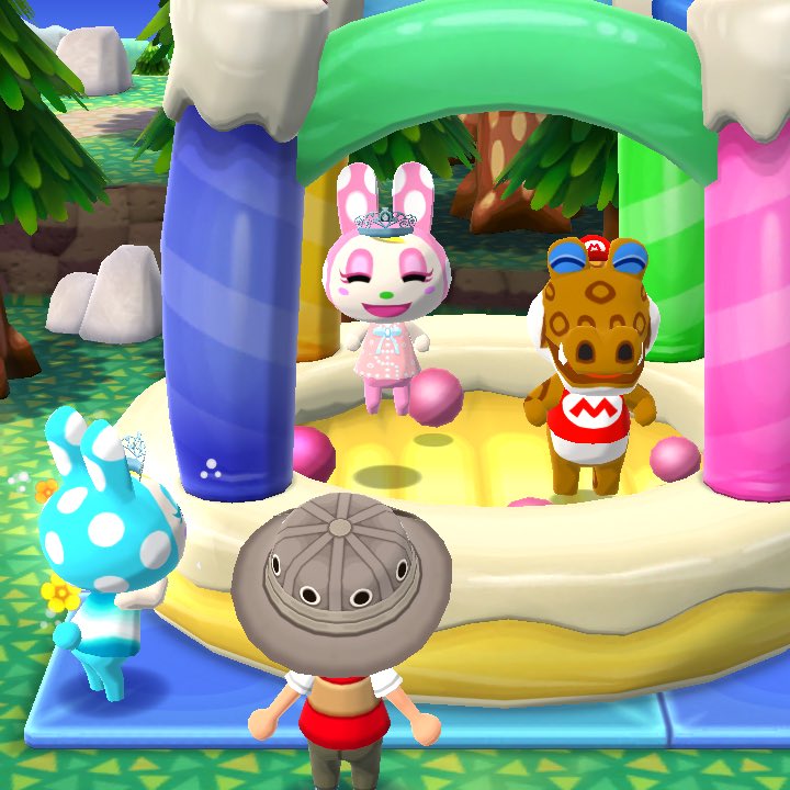 SyrSci's tweet photo. Peach and Mario at the castle. #AnimalCrossing #PocketCamp #MarioCrossover https://t.co/hyg2ROXdk6