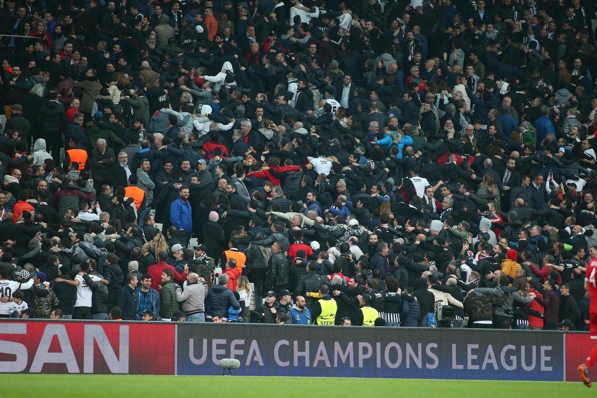 Besiktas's tweet photo. Daima yanımızda olan, desteğini her zaman sergileyen ailemize sonsuz teşekkürler... #Beşiktaş https://t.co/sGF2RBogxI