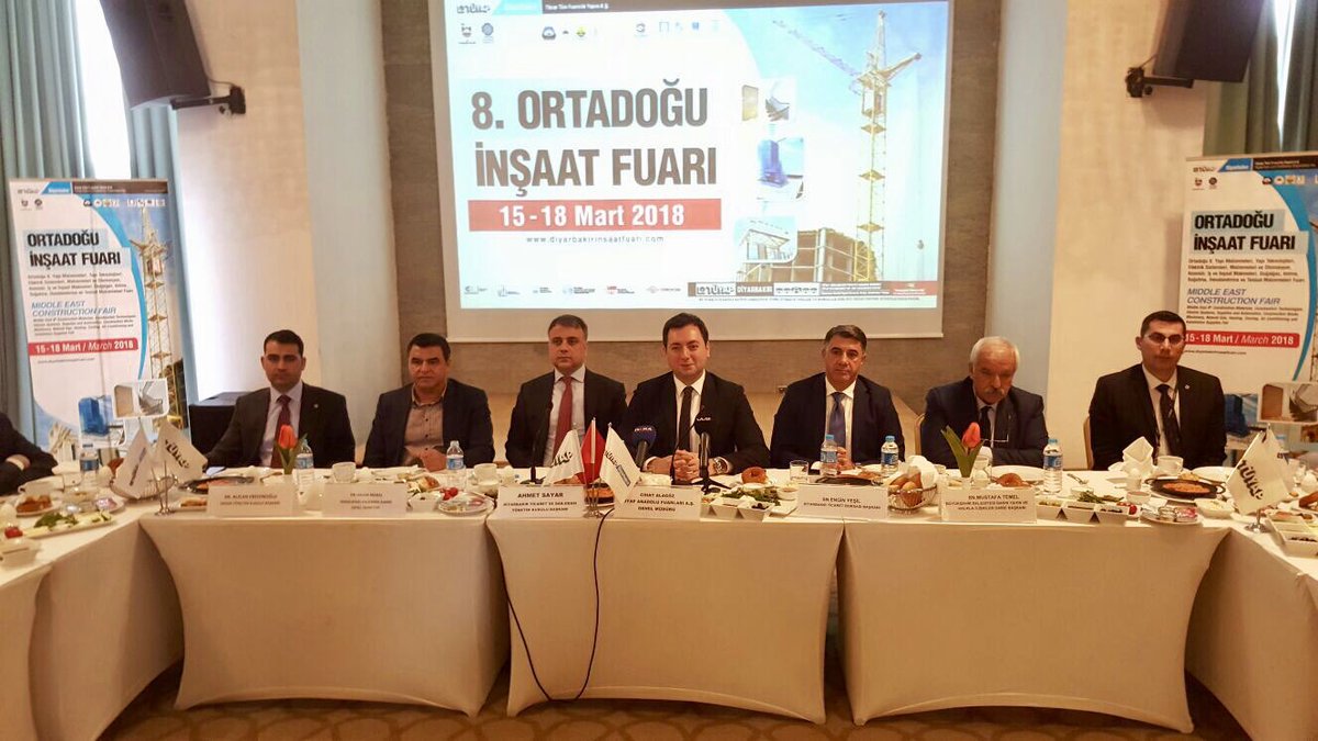 CihatAlagoz's tweet photo. Bugün TÜYAP Diyarbakır 8.İnşaat Fuarımızın basın toplantısını gerçekleştirdik. Akşam yemeğinde ise Çaycuma Ticaret ve Sanayi Odası heyetimiz ile birlikte Diyarbakır Ticaret ve Sanayi Odası Başkanı sevgili Ahmet Sayar ve Ticaret Borsası Başkanı sevgili Engin Yesil’in konuğu olduk. https://t.co/LSv8jxhC43