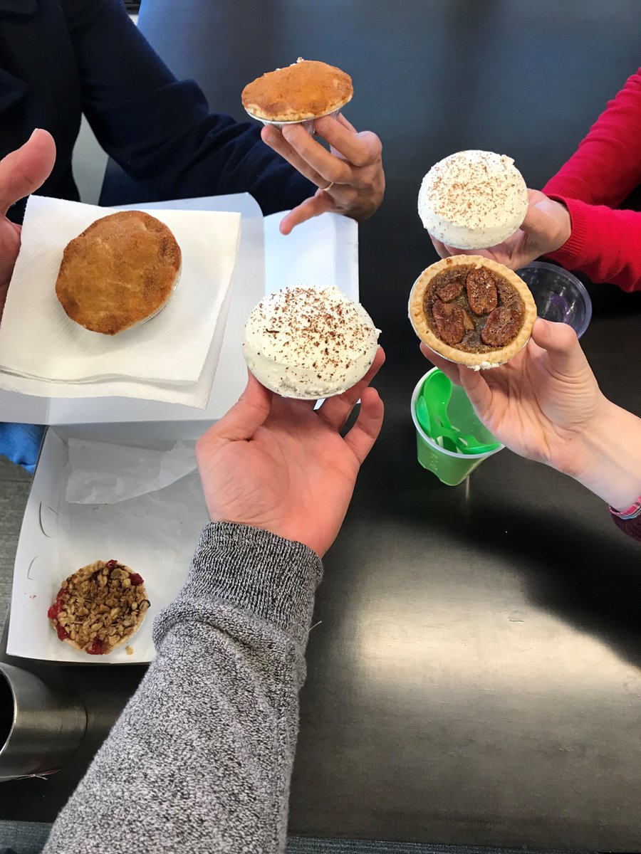 DomokurArch's tweet photo. Literally any excuse to eat pie will do! Thanks, @BlueRidgeBakery! #PiDay #PiDay2018 #MiniPies #HappyPiDay https://t.co/OQkePmUREa