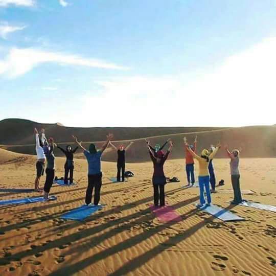 JamalYakot's tweet photo. #MarocTourismeGuide Yoga et Méditation dans le désert Maroc sud. Infos https://t.co/TCvM0tJFii Vivre un temps de ressourcement spirituel dans le désert. Programme sur mesure possible. Jamal YAKOT, .Tél. Whatsapp +212 614-057865, Tél +212 666-349480- maroc.tourisme.guide@gmail.com https://t.co/9XzRqFBpfU
