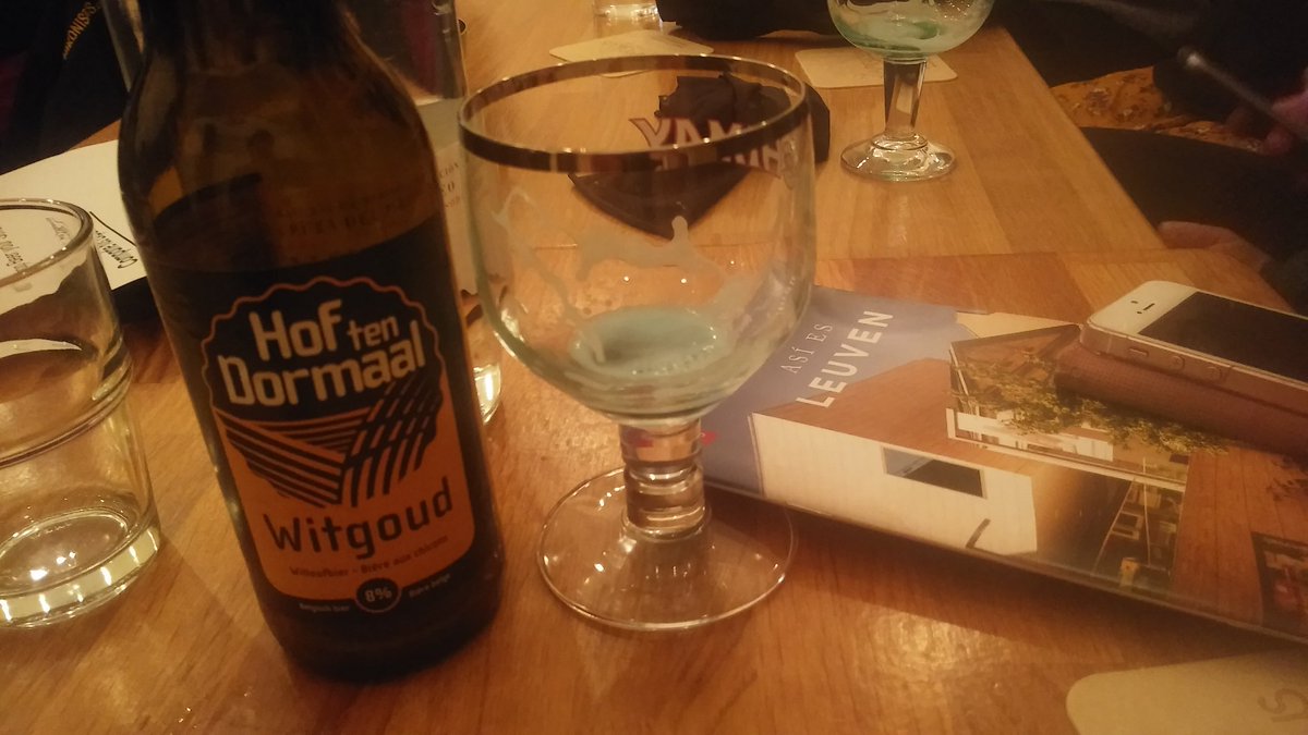 La primera cata del #LovainaBcnTB es a ciegas y con broma incluida. Una deliciosa <a href="/HofTenDormaal/">Hof Ten Dormaal</a> con un toque verde para despistar. ¡Buenísima!
<a href="/visitleuven/">visit leuven</a> #visitLeuven