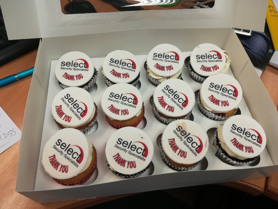 alisonjdavies99's tweet photo. Thank you @SelectSecurity1 the @thomascarrollgp private clients team quickly tucked into these this afternoon #ClubSignature #partnership 👍 https://t.co/41CQNw5tZq