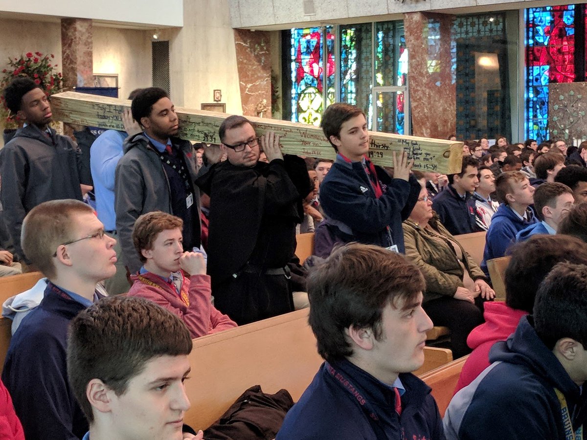 archchicago's tweet photo. More than 200 @ChiCathSchools  are participating in peace building activities today as part of the national movement to promote #peace and honor victims of school shootings. https://t.co/ZquQRvSmO9