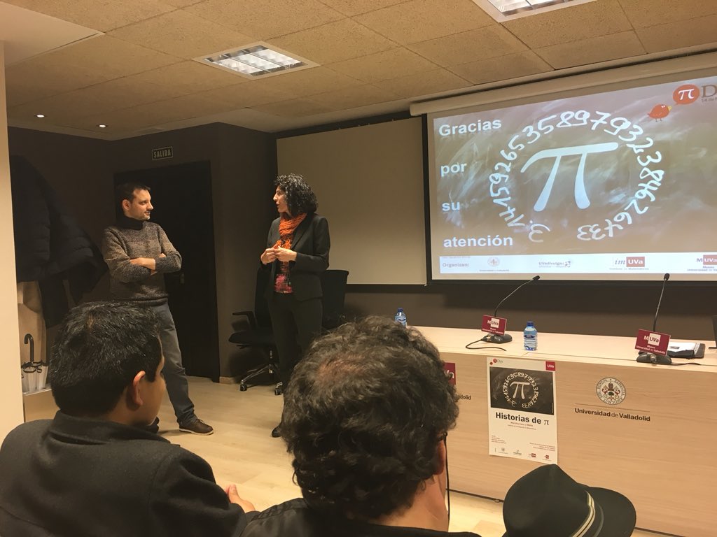 PC_UVa's tweet photo. Felicidades @UVadivulga por el éxito de la convocatoria. ¡La sala se ha quedado pequeña! #PiDay #PiDaySpain2018 #PiDaySpain https://t.co/CIb4tLQtcf