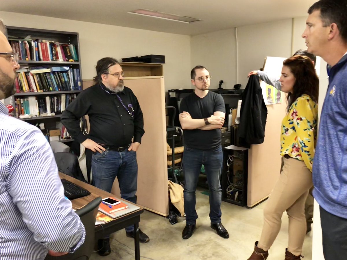 SanJoseStateFB's tweet image. Awesome visit to the @SJSUEngineering VR Lab today! @coachbrennan swam with a whale!

#SJSUEngineering #LetsGo