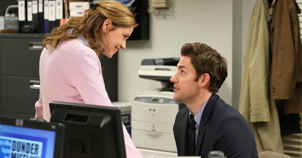 TheHBSGroup's tweet image. “Office romance hits a 10-year low, for good reason” cnb.cx/2Fa2vKd