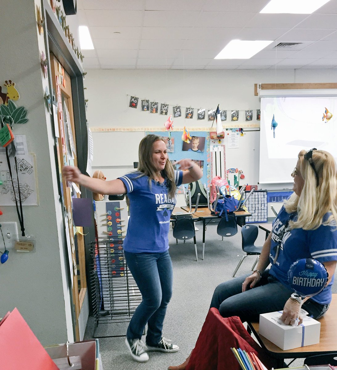 RHoefar's tweet photo. When birthday treats are delivered with song and dance. Thanks @reaganray_ana for helping make birthdays even more special! #reaganrays https://t.co/m7408Sb4Nw