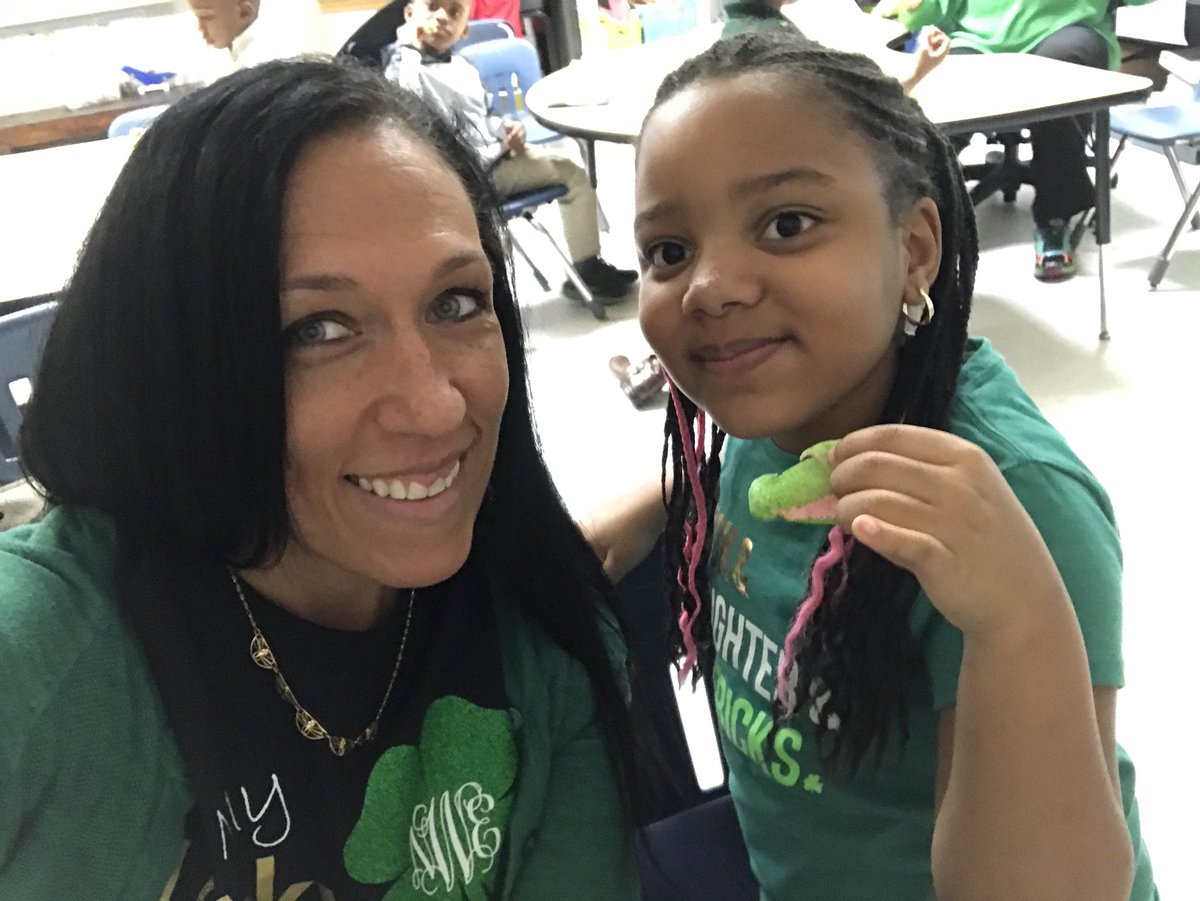 Nicole Walker (rajahcat18) Twitter