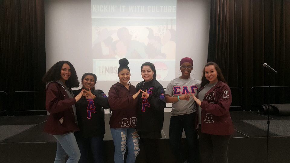 umdslg1990's tweet photo. Yesterday we partnered with @MBSA_UMD and held the first ever Kickin’ It with Culture! Thank you to the 9 organizations who tabled, performed and made this event a success!
Happy Multicultural Heritage Month!
#CultureIsPride #PrideIsSuccess 💕💜 https://t.co/pMk2DULgRT