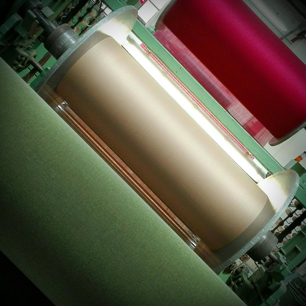 maxguarni70's tweet photo. Velvet loom of @mtdinole
#italianflag #tricolor
#wip #textile #velvet #madeinitaly #since1913
#worldbestvelvets
#servingthebest
https://t.co/fd1gAKwnYw https://t.co/Doy6MYi3a1