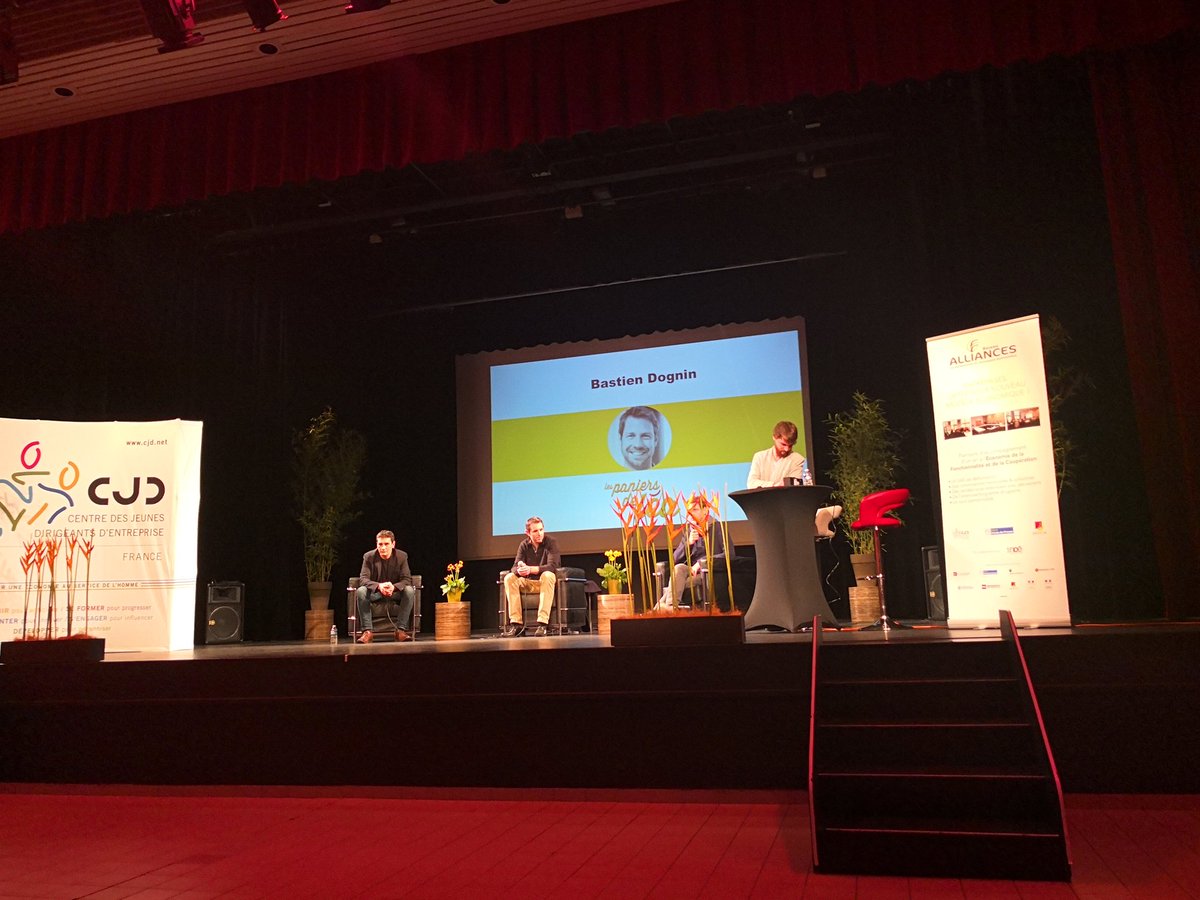missgalici's tweet photo. #nmecjdhdf @CA_BriePicardie Belle soirée avec le CJD autour des nouveaux modèles économiques https://t.co/EaoF9syzSW