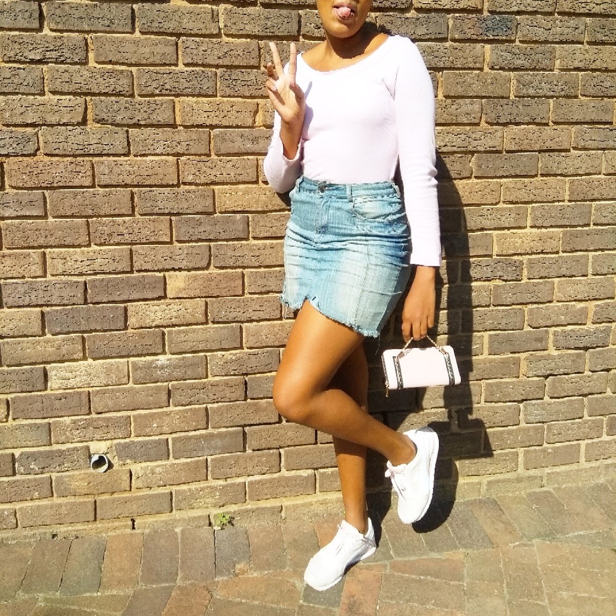 Nonhlexo's tweet photo. #Confession1 : I joined Twitter because I'm obsessed with memes😪. https://t.co/vPfjzM3KMa