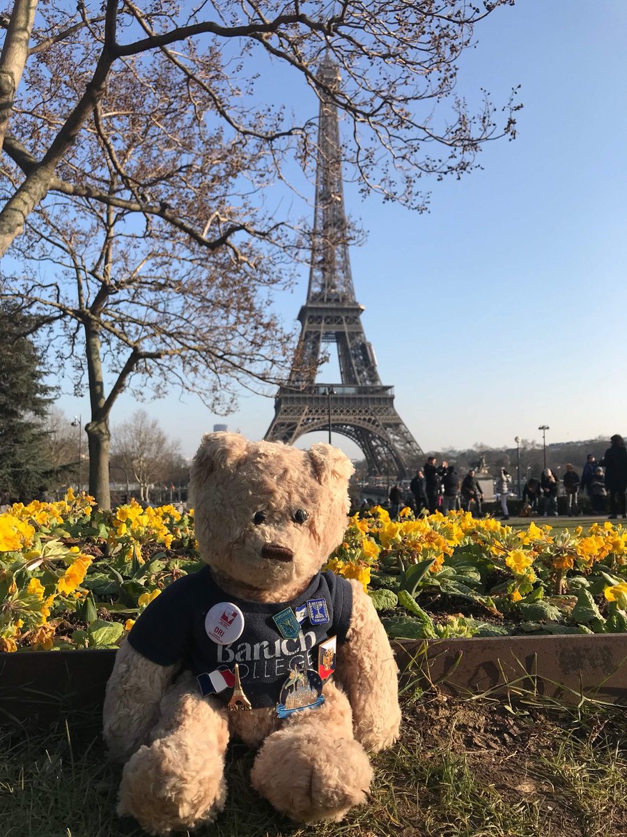 BaruchAdmission's tweet photo. Bonjour, Baruch! 

#teddytravels

Thanks to Carolina Iglesias for the awesome picture! We’re looking forward to where Teddy goes next! https://t.co/k1ib96WEQY