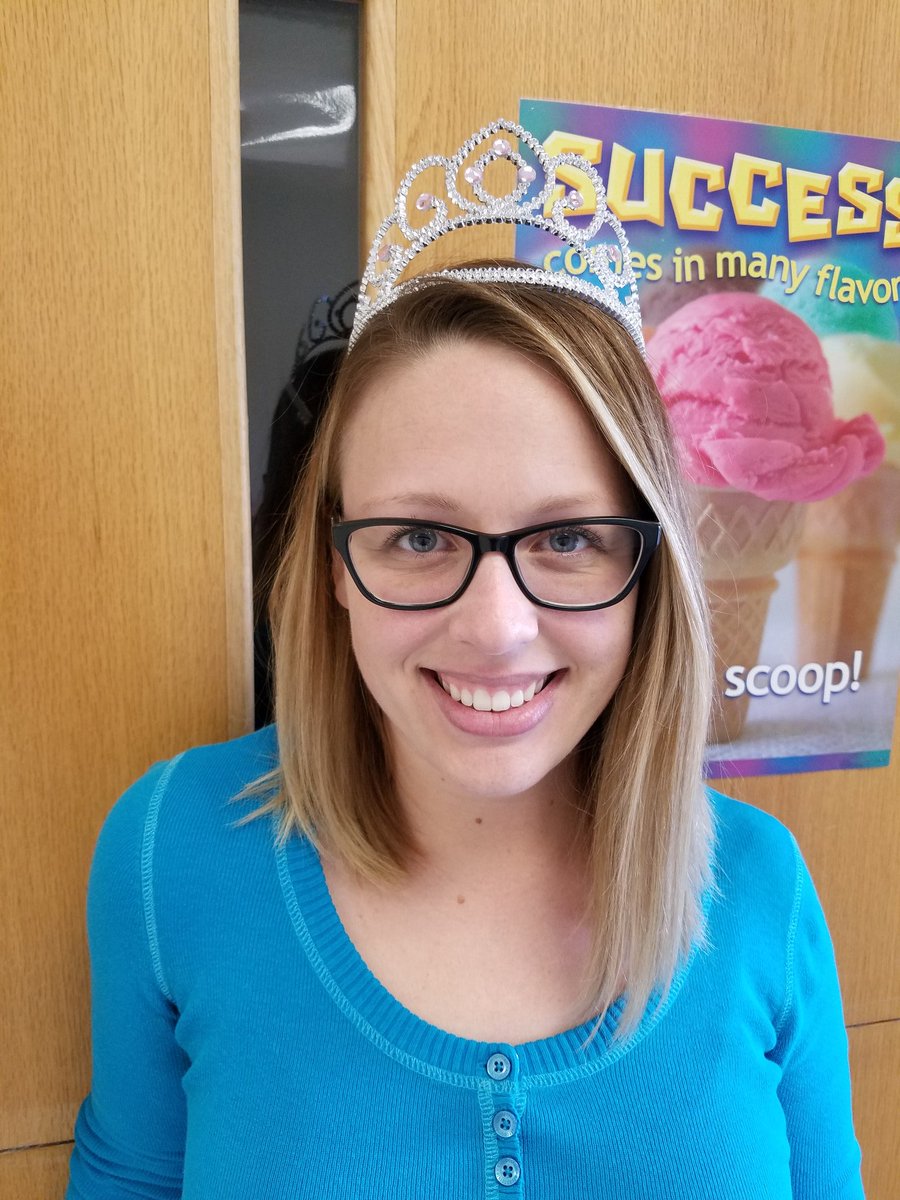 MrsSteelKeelor's tweet photo. Coach of the Day:
Our math coach at @RiverBend_ES asks well-crafted mediative questions to elicit teachers' craftsmanship in lesson planning.  Way to #getyourcoachon Brittany!
#tiaratime https://t.co/LysawRMAQw