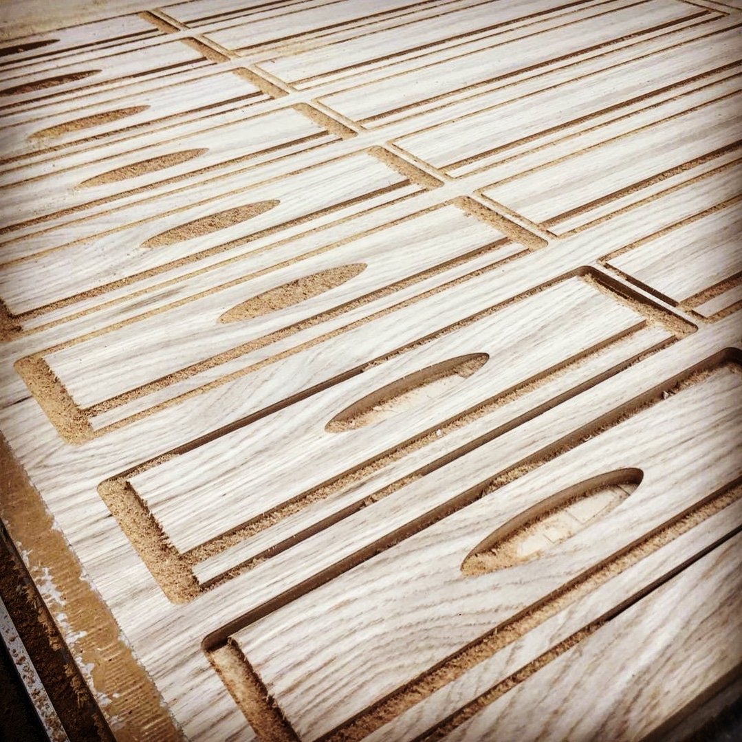 WhitewaterGandD's tweet photo. #workshopwednesday brings us to our cnc with some oak veneered components for some bespoke trays.
#workspacewednesday #cnc #cncmachining #oak #timber #carpentry #vmdisplay #vm #displays #displayprops #create #creative #design #manufacturing https://t.co/QVGR9uj7Qu
