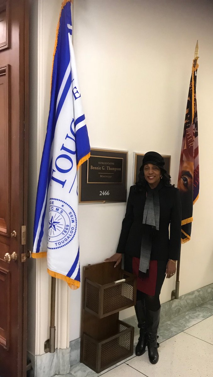 SharonPScott1's tweet photo. Congressman Bennie Thompson was gracious enough to share some of his valuable time to discuss the issues. It’s always interesting to be happy n Capitol Hill! #NN #NNPS #Transparent #advocate #Congress #RayburnBuilding https://t.co/V1jqmFs15U