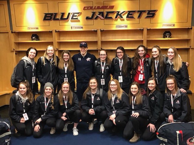 mattcalvert11's tweet photo. Good luck to the @CougarsACC Women’s Hockey Team in the ACHA Nationals this week in Columbus! It was great meeting you girls! #Brandon https://t.co/W7aW0La6Si