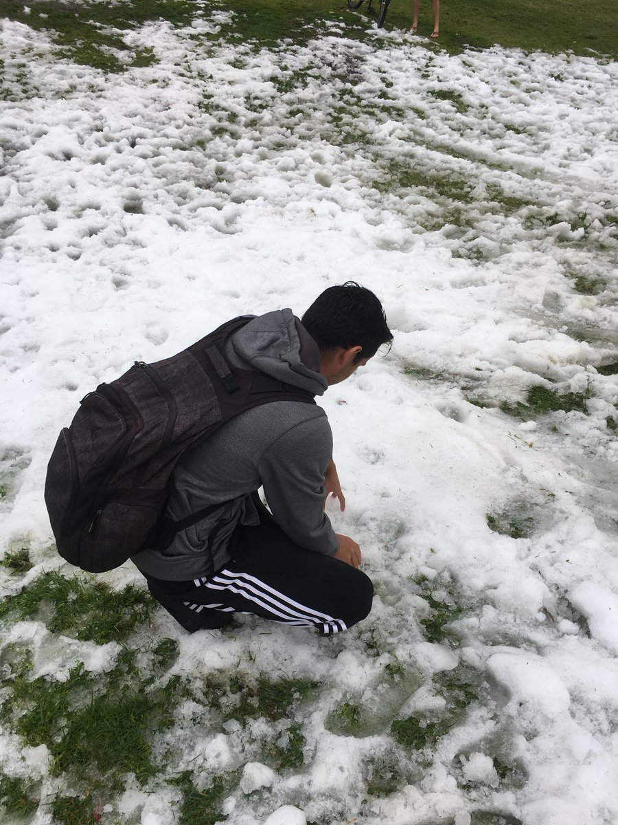 marcusbuzette's tweet photo. Você quer brincar na neve?
#intercambio #experimentomundo #keepingupwiththebuzettes https://t.co/tCaeMFbznX