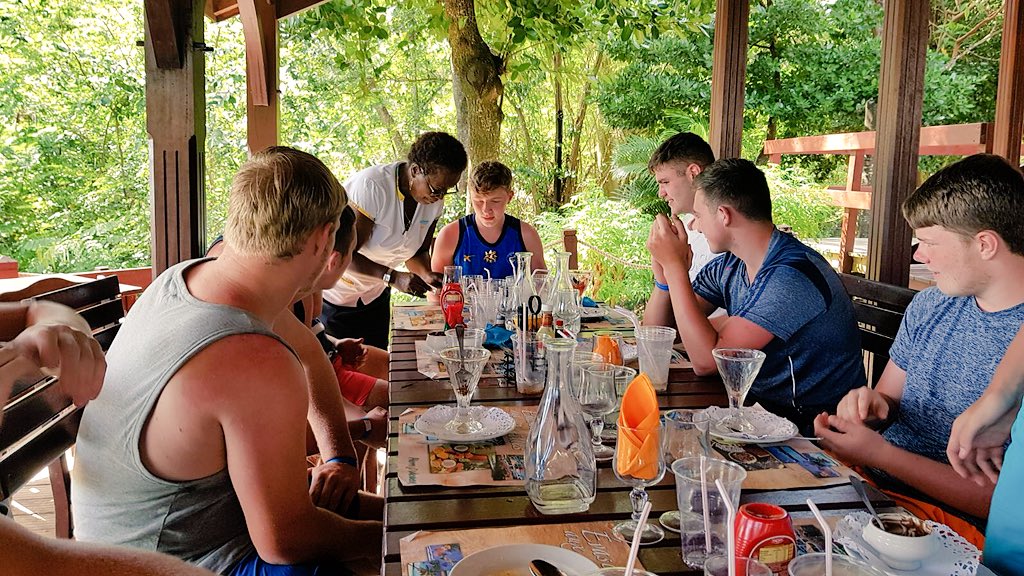 WiganWarriorsEd's tweet photo. Yesterday the Martinique work ex group celebrated the 17th birthday of student Cameron Charnock. 
Day at the pool followed by a Birthday Mexican Meal cooked by his fellow students 👍 🥘 #Fajitas #HappyBirthday #cookingskills #Independence
@EUErasmusPlus @WiganWarriorsRL https://t.co/wuPuzZor44