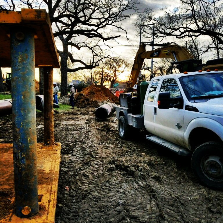 _GeoUnderground's tweet photo. Another day at the office 3-D mapping these installed pipelines to keep y'all safe and ensure accurate location records of buried energy infrastructure. #pipeline #mapping #3dmapping #pipelines #GIS #energy #oilfieldlife #infrastructure #midstream #oilandgas #hdd https://t.co/nyLqA0v1kD
