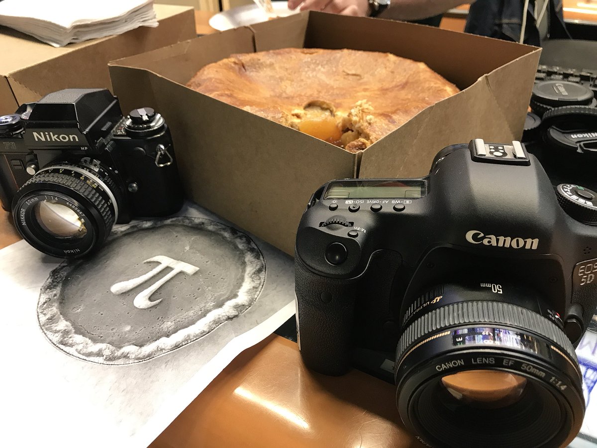 Oh My.. It’s time for Pi! 

⬇️Our surPrIse show⬇️
facebook.com/bhphoto/videos… 

🥧 📷 🥧 📷 #PiDay
