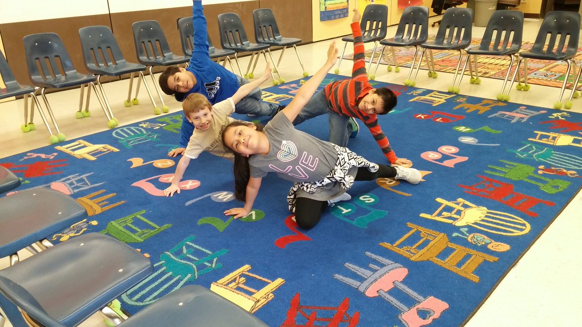 SydnorBWES's tweet photo. Abel's new Dance Group @ Bellwood Elementary😊 https://t.co/tnPP2H2BH1