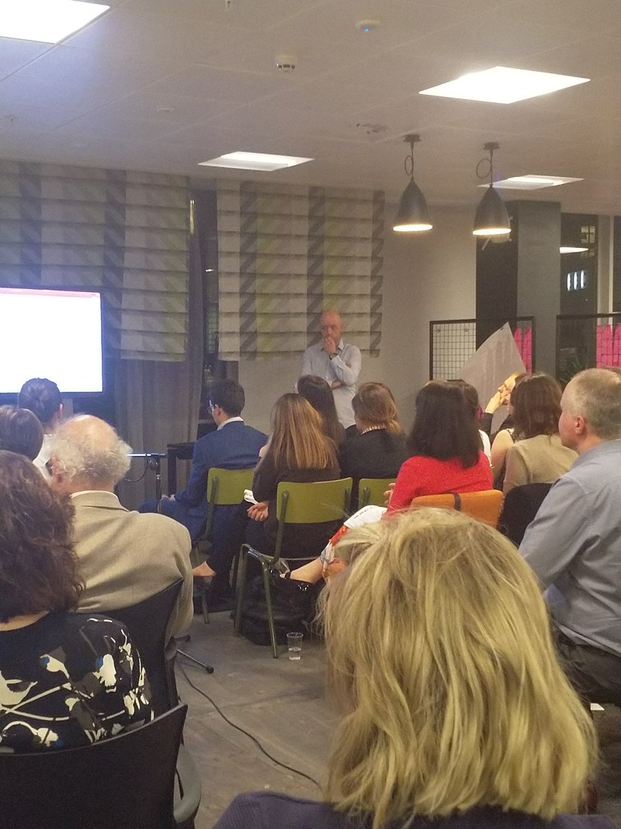 The HR poet has taken to his feet <a href="/Gary_Cookson/">Gary Cookson</a> <a href="/DisruptHRMcr/">DisruptHRMcr</a>  #DisruptHRMCR