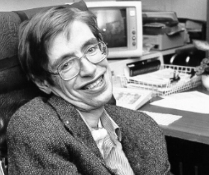 AntoinePodvin's tweet photo. « Regardez vers les étoiles et pas vers vos pieds. Essayez de donner un sens à ce que vous voyez, et demandez vous ce qui fait que l’univers existe. Soyez curieux. » #StephenHawking #ThankYou #Space https://t.co/HnY7SbY3sg