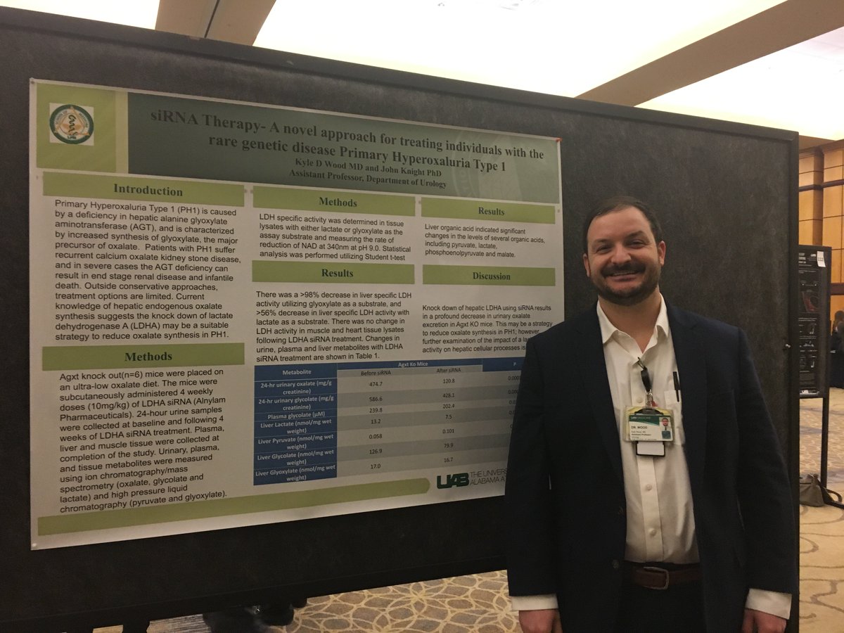 UABUrology's tweet image. .@drkyledavidwood and @drtmitchell at the first @UABSOM #researchroundtable showing off their incredible research on #kidneystones.