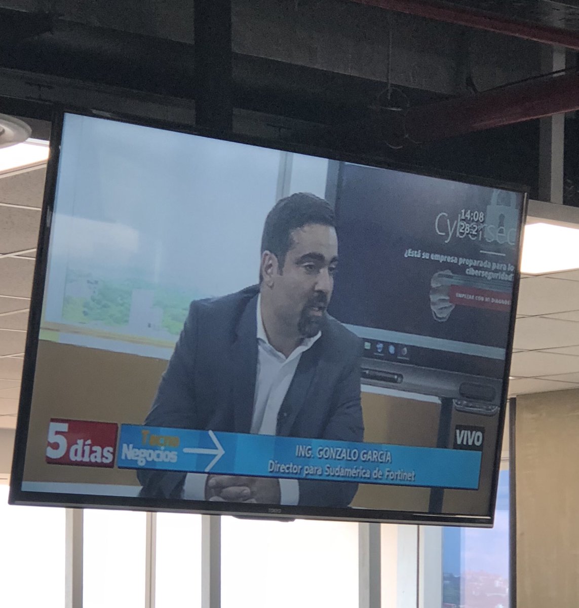 OlamSRL's tweet photo. Parte del programa “Tecnologia en Negocios” en @5diasPY con la presencia de de Gonzalo Garcia, Senior Sales Director de @FortiLATAM en South America.  Participantes de lujo en el #OLAMDay  y la Expo OLAM #cyberseguridad en #TecNPY https://t.co/Pj6gL4mN09