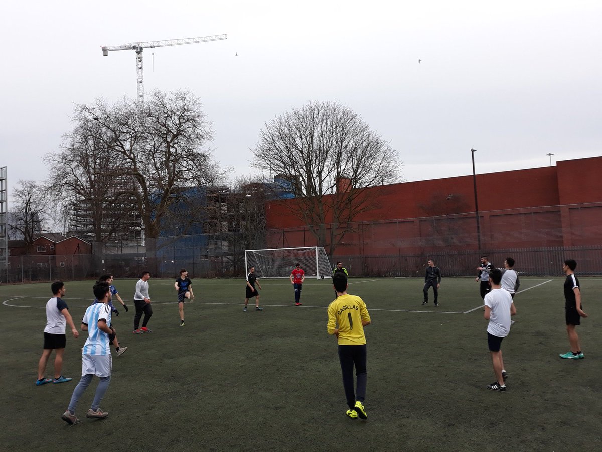 cormac_whelan's tweet photo. First training session @positiveyouth96 in preparation for the #CommunitiesWorldCup. Team managers @ashmcbride7 and Mustafa talk business #TeamSyria #Sport4Dev #Intergration #Belonging #HealthyFutures #Involved https://t.co/8PPGFFYAbV