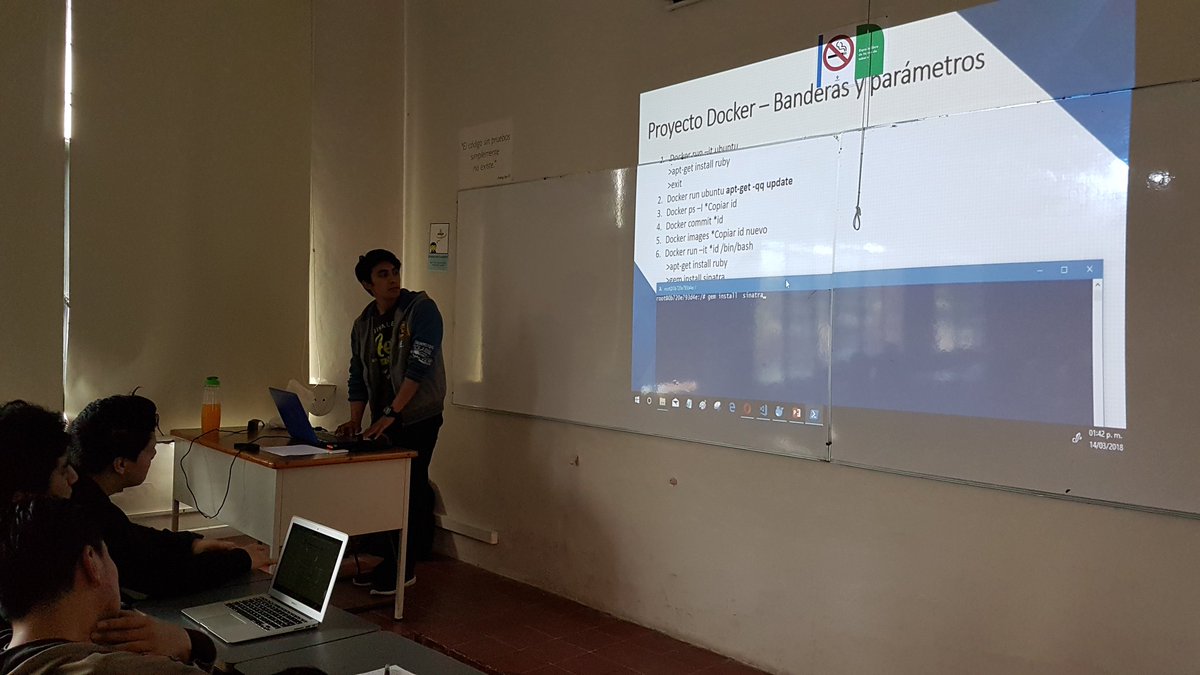 elrevo's tweet photo. Estudiantes de la @lis_uv compartiendo conocimiento sobre @Docker en el #coderdojofei @fei_uv https://t.co/aXpvUmuLdM