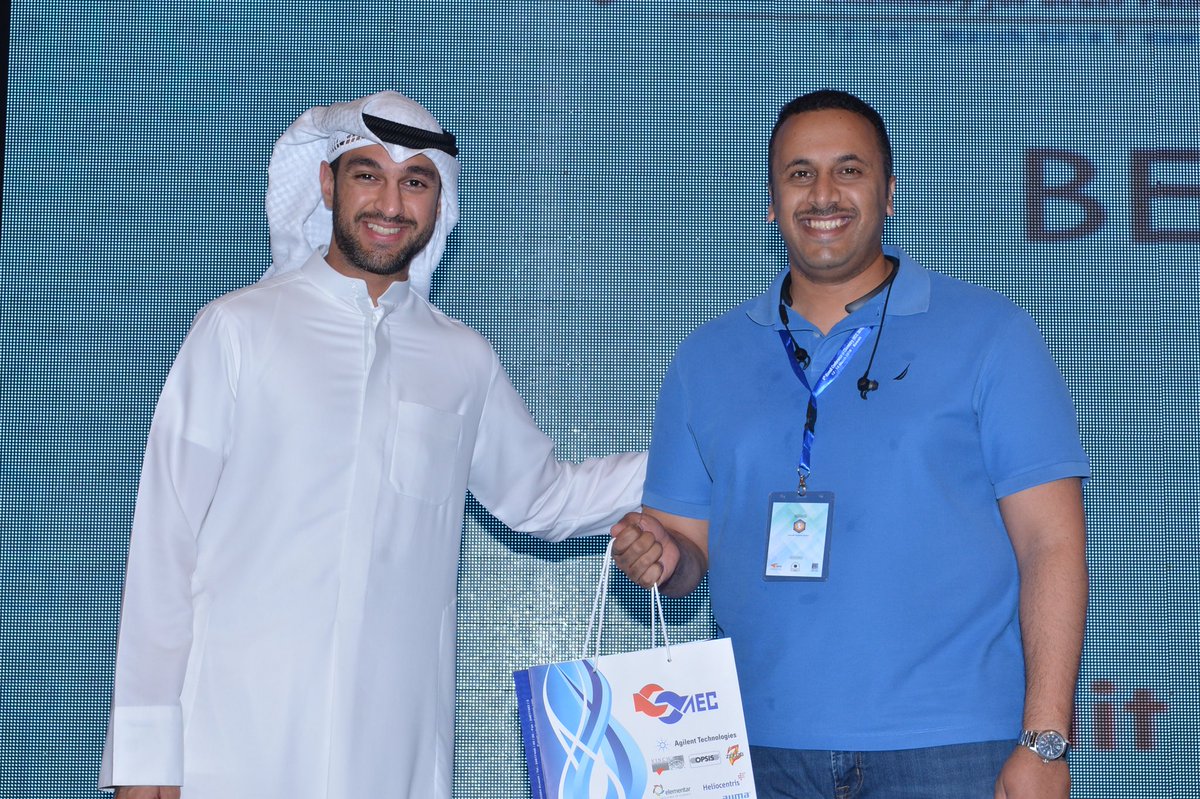 KCS_q8's tweet image. فاز بالمركز الثالث كأفضل ملصق علمي (بوستر) مشارك في مؤتمر الكويت الخامس للكيمياء 
السيد راشد بورسلي من معهد الكويت للأبحاث العلمية بجائزة مقدمة من شركة العرفج 
@KISR