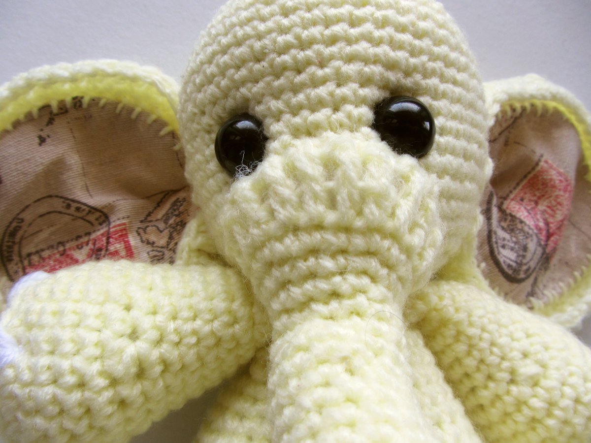 consewvation's tweet photo. Do you know someone that likes to travel? This elephant has passport stamps in it's ears, making it the perfect gift #HandmadeHour #elephant #Travel https://t.co/jnFK6Pr41A