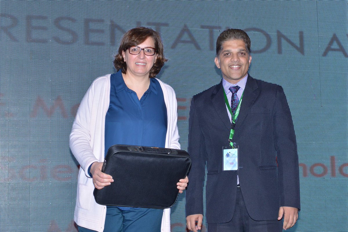 KCS_q8's tweet image. تم اختيار أفضل محاضرة ألقيت خلال مؤتمر الكويت الخامس للكيمياء وهي التي ألقتها البروفيسورة ماما الرازي من كلية العلوم والتكنولوجيا-المغرب بعنوان: Determination Of Carbaryl At Modified Carbon Paste Electrode By Low Silica X Zeolite Or Polymeric Film
والجائزة مقدمة من شركة أشرف