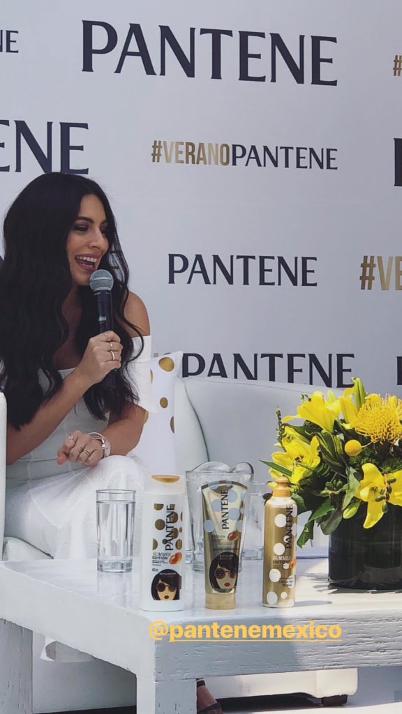 BrecoTeam's tweet photo. ¡Brilla como el Sol! ☀️ @anabreco la #ChicaPantene más bonita en evento presentando #VeranoPantene 😍💙 https://t.co/P0WqckWHvU