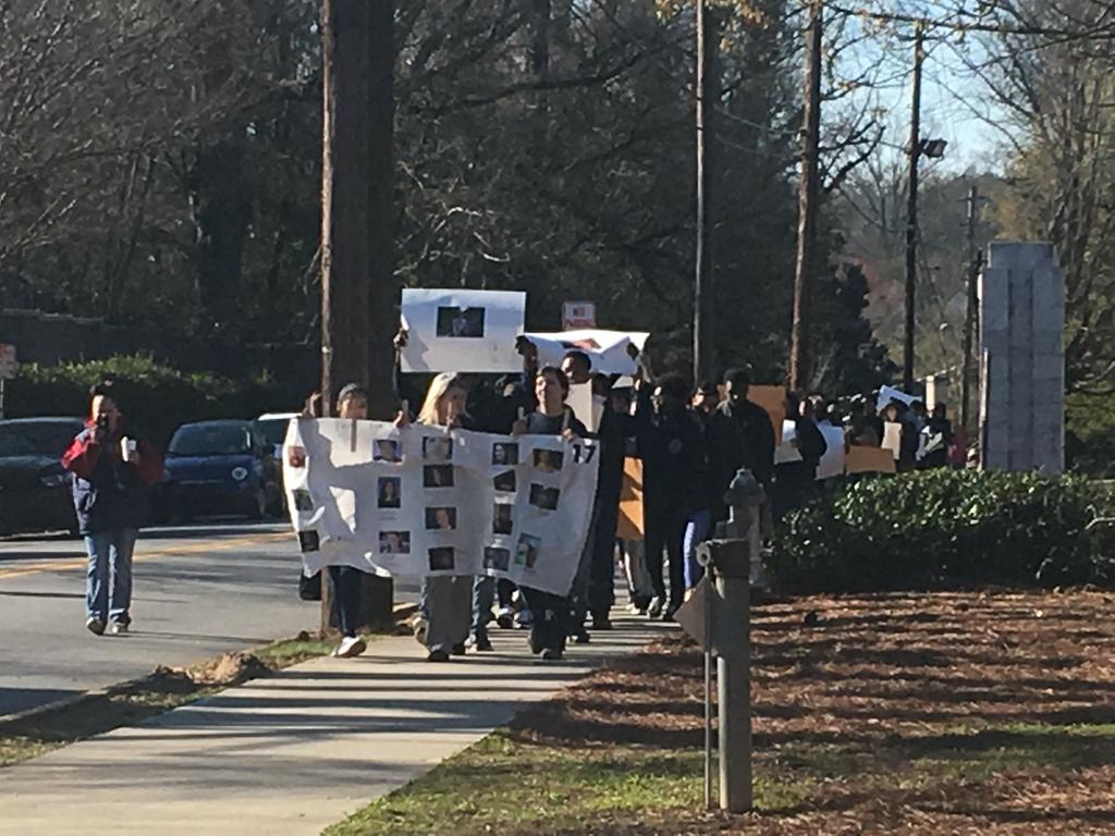 MariettaMiddleS's tweet photo. Thank you to everyone who made this Honor Walk happen: parents, staff, and especially our amazing students and student organizers. https://t.co/50YDLzxgQg