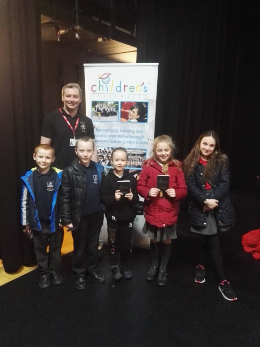 LancashireCU's tweet photo. A brilliant evening at Heysham High @HeyshamHS for our @ScienceWeekUK lecture 'Science of superheroes' a great turnout from local schools and lots of #PassportstoLearning stamped!
#science #thoughtprovoking https://t.co/0l4DAm3Zqs