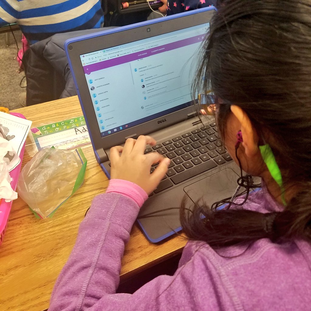 Mrs_Shap's tweet photo. App Smashin’ for Albertosaurus Mystery: Using @FlipGrid to defend why dinosaurs are extinct then debating the different theories through @GoogleEdu Classroom. @KPS24Wildcats #FlipgridFever #GagaForGoogle #1wtsd https://t.co/faQZJkjrou