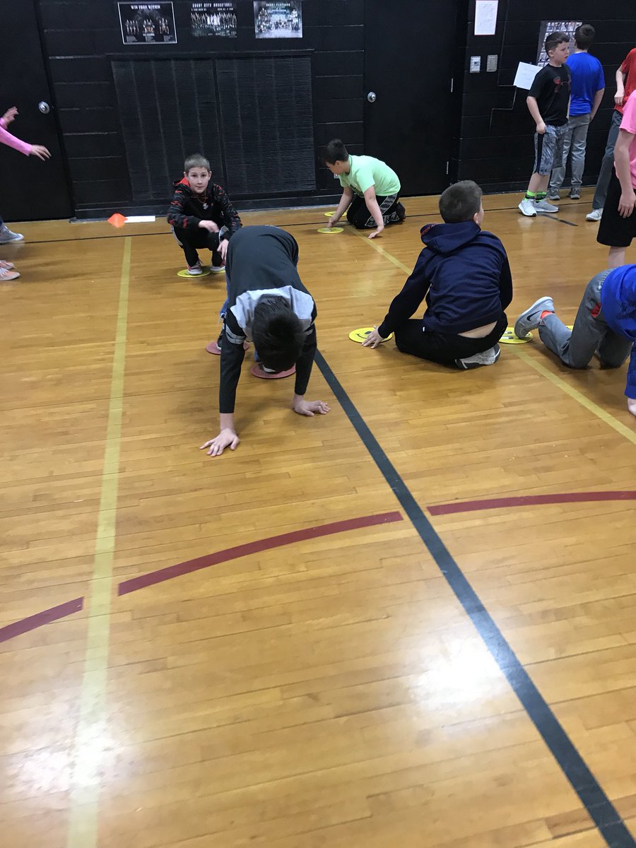 BFingerDHE's tweet photo. Hitting up someWellnessWednesday with my 5th graders in #dhefamily @DHEPrincipal https://t.co/m5nhovR0sl
