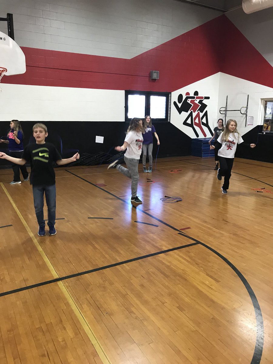 BFingerDHE's tweet photo. Hitting up someWellnessWednesday with my 5th graders in #dhefamily @DHEPrincipal https://t.co/m5nhovR0sl