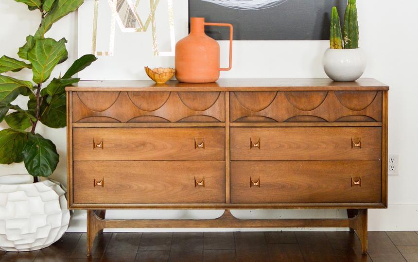 HouseLogic's tweet image. #DIY Secret #4: Easy Wood Refinishing

Sanding and restaining? Nobody’s got ⏰ for that. Just use Danish oil instead! bit.ly/hlt_DIYSecrets